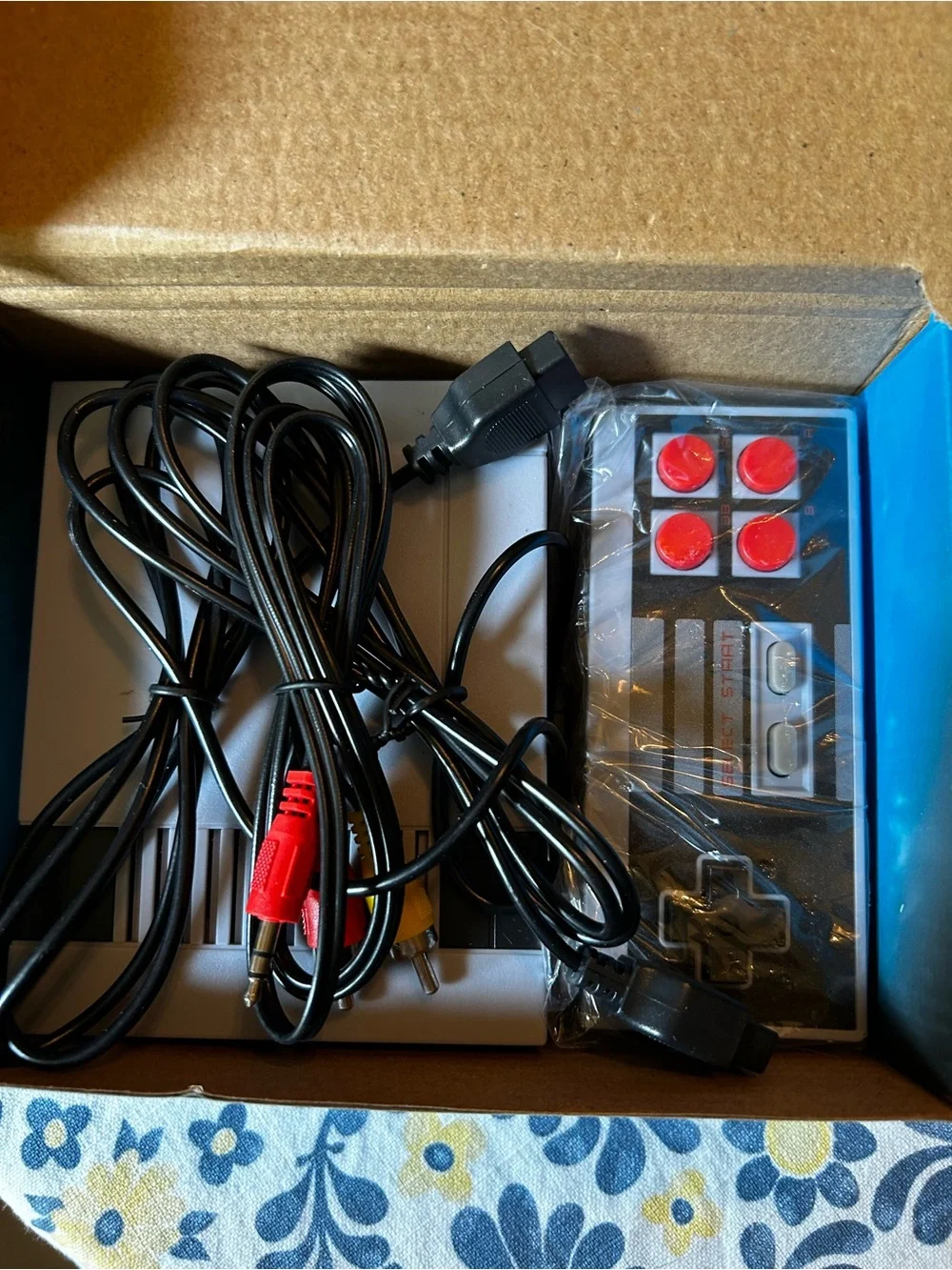Retro Classic Mini Game Console with 620 Built-In Games